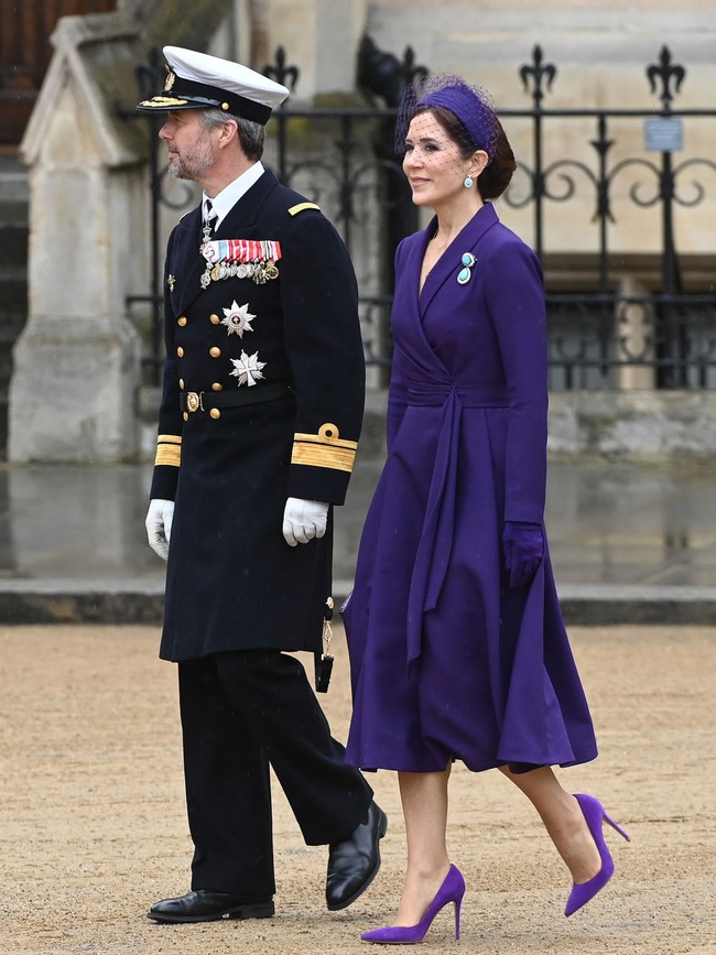 15 bộ trang phục đẹp nhất Lễ đăng quang của Vua Charles III: Nhà Kate đứng đầu, các khách mời chuộng đồ may riêng, đề cao nét cổ điển - Ảnh 10.