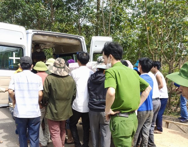 Bà cụ đi lạc khỏi đoàn tham quan tử vong trong rừng tràm - Ảnh 1.