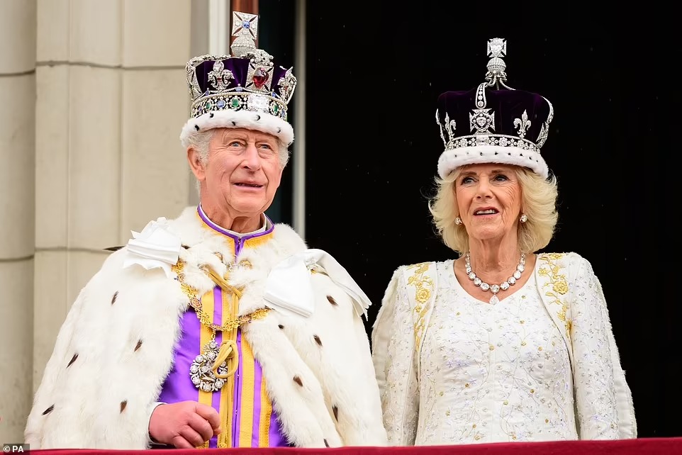 Bận rộn với sự kiện trọng đại, Vua Charles vẫn không quên con trai của Meghan, làm việc này ngay trong bữa tiệc lớn của gia đình