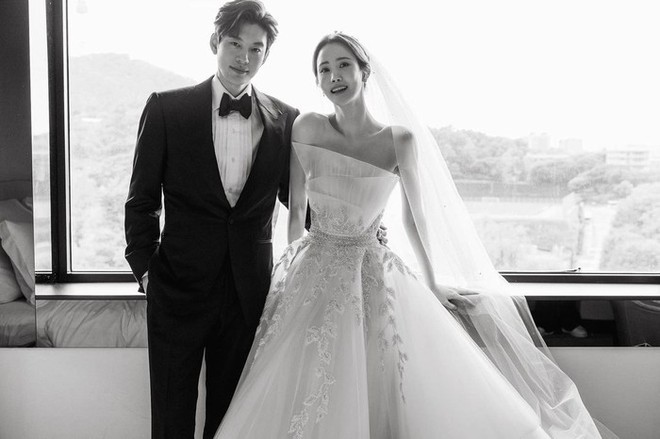 Lee Da Hae - Se7en tặng khách mời dự hôn lễ quà gần 4 triệu đồng - Ảnh 2.
