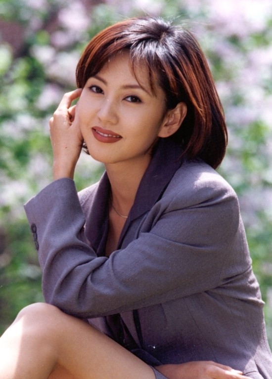 Mỹ nhân hơn Cha Eun Woo 26 tuổi ở phim mới: Biểu tượng dao kéo lừng danh tái xuất sau 5 năm ở ẩn  - Ảnh 3.