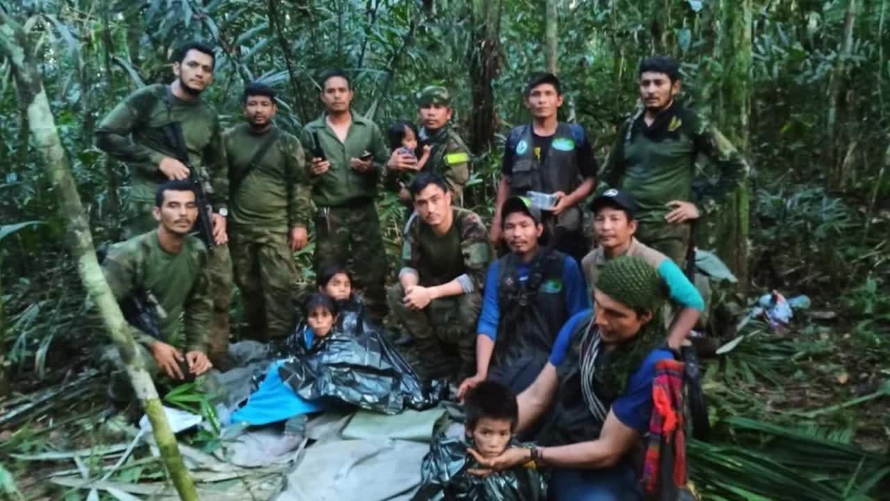 Ảnh: Quá trình tìm kiếm 4 đứa trẻ sống sót kỳ diệu sau 40 ngày mất tích trong rừng sâu ở Colombia