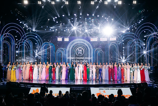 Toàn cảnh chung khảo Miss World Vietnam: Bùng nổ với loạt phần thi mãn nhãn, Top 40 chính thức lộ diện  - Ảnh 17.