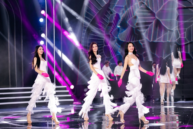 Toàn cảnh chung khảo Miss World Vietnam: Bùng nổ với loạt phần thi mãn nhãn, Top 40 chính thức lộ diện - Ảnh 5.