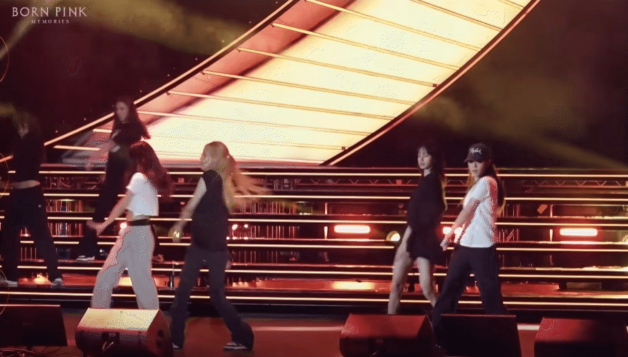 Lịch trình kinh hoàng của BLACKPINK: Liên tục bay khắp thế giới, hết Jisoo đến Jennie nghỉ chạy show vì gặp vấn đề sức khoẻ - Ảnh 2.