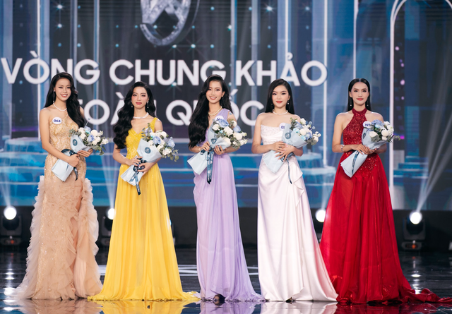 Toàn cảnh chung khảo Miss World Vietnam: Bùng nổ với loạt phần thi mãn nhãn, Top 40 chính thức lộ diện  - Ảnh 16.