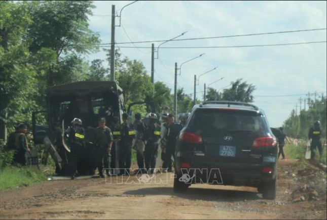 Vụ nổ súng tấn công trụ sở xã ở Đắk Lắk: Thêm 4 nghi phạm bị bắt giữ, thu nhiều vũ khí - Ảnh 2.