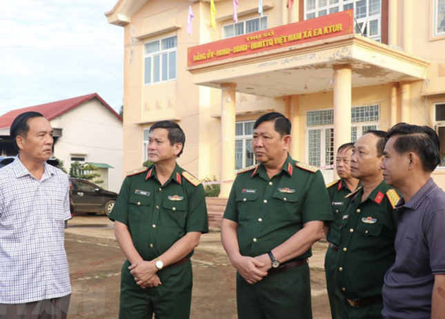 Vụ nổ súng tấn công trụ sở xã ở Đắk Lắk: Thêm 4 nghi phạm bị bắt giữ, thu nhiều vũ khí - Ảnh 1.