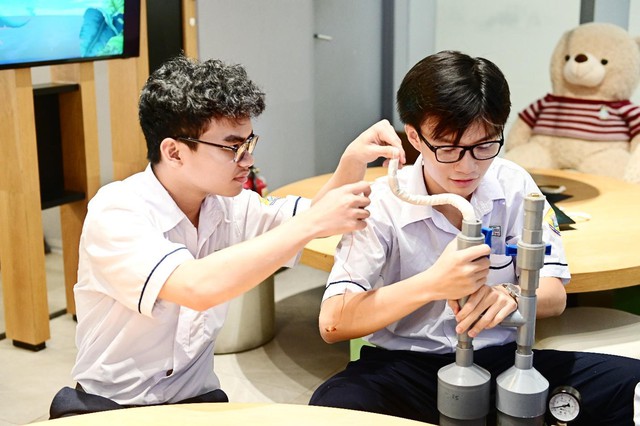 10 l&yacute; do kh&ocirc;ng thể &ldquo;chất hơn&rdquo; của giới trẻ khi lựa chọn s&acirc;n chơi Solve for Tomorrow 2023 - Ảnh 2.