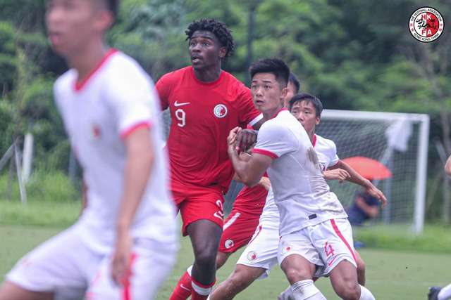 Đại thắng 7-0 trước ng&agrave;y đấu Việt Nam, tuyển Hong Kong (Trung Quốc) nửa mừng nửa lo v&igrave; cầu thủ gốc ch&acirc;u Phi - Ảnh 1.