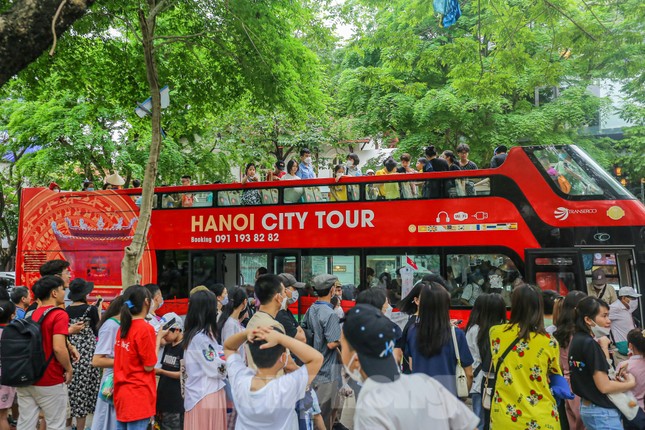 Đà Nẵng, Hà Nội được tìm kiếm nhiều nhất trong dịp hè - Ảnh 2.