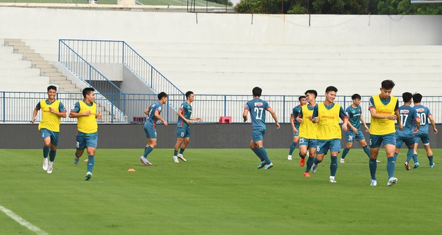 HLV yêu cầu các thủ môn ĐT Việt Nam học theo Văn Lâm - Ảnh 8.