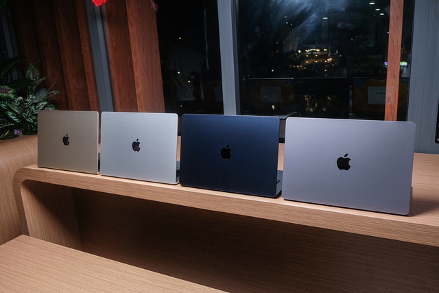 MacBook Air 15 inch về Việt Nam: Giá từ 32,99 triệu đồng, là món hời cho người dùng Mac? - Ảnh 1.