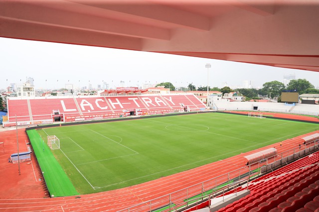 Sân Lạch Tray có diện mạo mới, sẵn sàng cho trận đấu của ĐT Việt Nam - Ảnh 2.