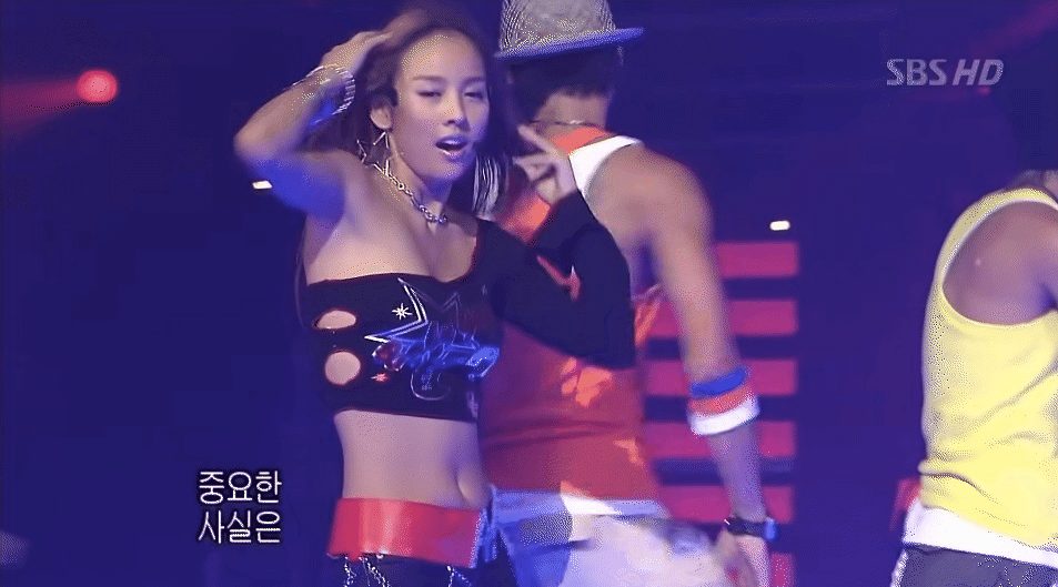 Lee Hyori: Ng&ocirc;i sao hết thời cố v&ugrave;ng vẫy để kh&ocirc;ng bị l&atilde;ng qu&ecirc;n? - Ảnh 2.