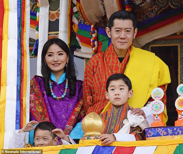 Hoàng hậu vạn người mê Bhutan thông báo tin mừng ngay sau sinh nhật tuổi 33 - Ảnh 1.