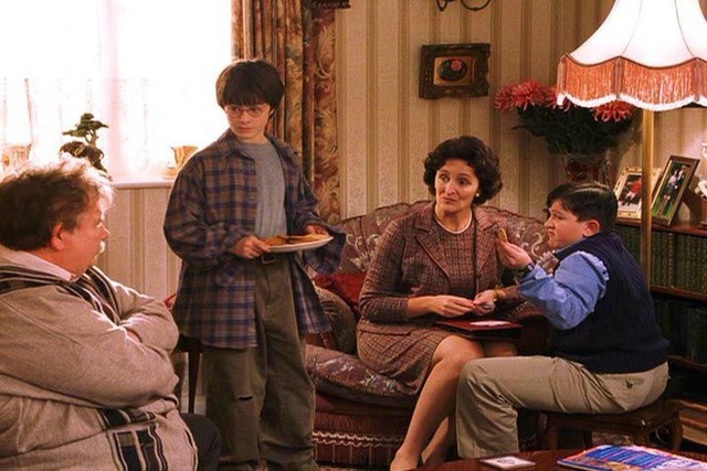 Là bối cảnh kinh điển trong 'Harry Potter', ngôi nhà của gia đình Dursley  bây giờ ra sao sau hơn 20 năm?