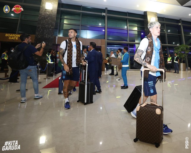 Kh&ocirc;ng c&oacute; Messi, tuyển Argentina b&iacute; mật đến Indonesia - Ảnh 5.