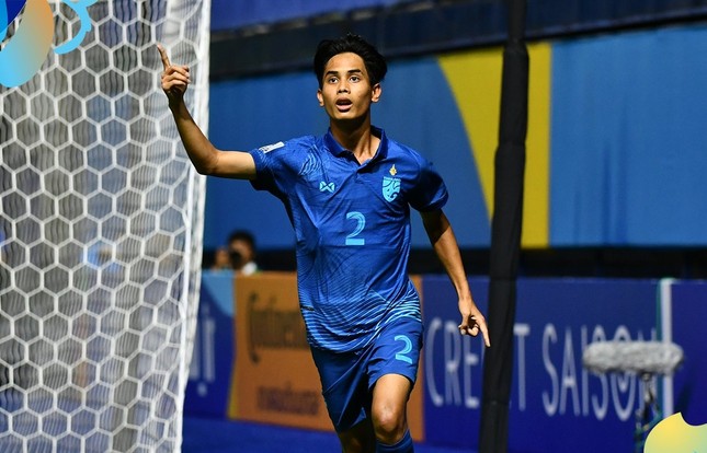 Vùi dập U17 Malaysia, U17 Thái Lan giành vé sớm vào tứ kết U17 châu Á 2023 - Ảnh 1.