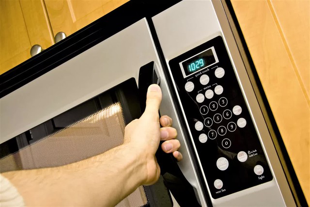 Đ&acirc;u l&agrave; những thứ bẩn nhất trong căn bếp nh&agrave; bạn? Danh s&aacute;ch đều l&agrave; những c&aacute;i t&ecirc;n v&ocirc; c&ugrave;ng quen thuộc - Ảnh 1.