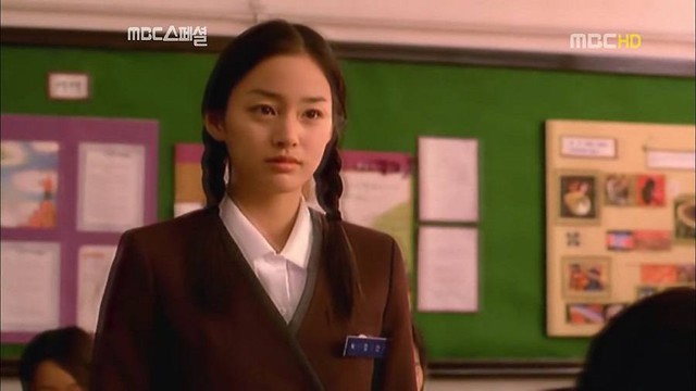Nhan sắc Kim Tae Hee ở phim đầu tay gây sốt trở lại - Ảnh 3.