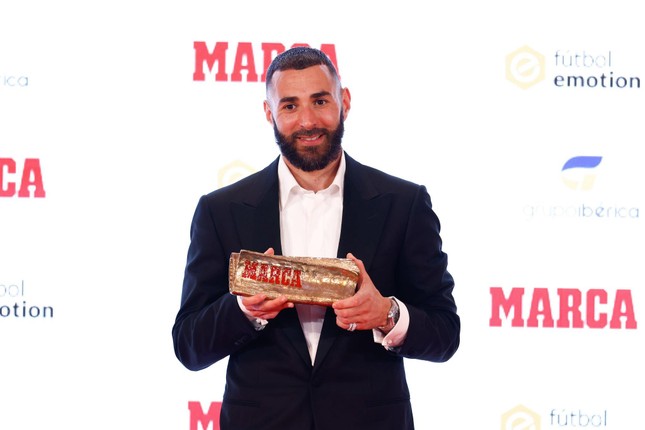 Benzema thay đổi 180 độ, quyết định ở lại Real Madrid - Ảnh 1.