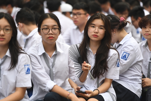 Dàn nữ sinh gây thương nhớ mùa bế giảng năm nay, ai cũng vừa xinh vừa duyên dáng! - Ảnh 5.