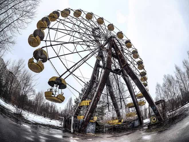 Ảnh khan hiếm bên trên vùng thảm họa phân tử nhân Chernobyl sau ngay gần 40 năm bị vứt hoang