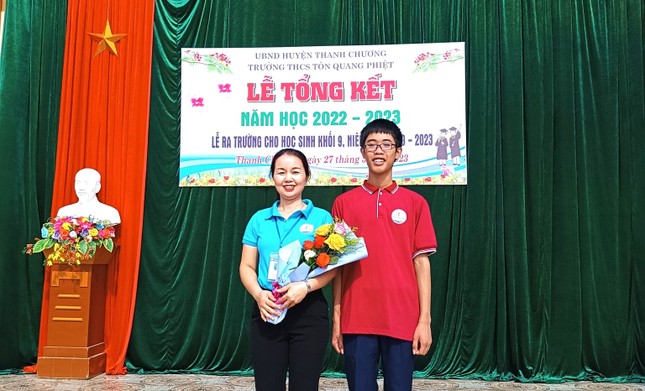 Lộ diện thủ khoa xứ Nghệ: Thi nhiều trường chuy&ecirc;n, đạt điểm khủng - Ảnh 3.