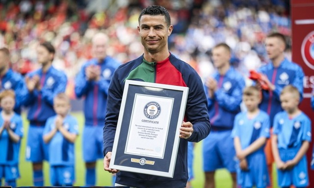 Ronaldo vừa chinh phục cột mốc mới nhưng chưa thể bằng Messi về số kỷ lục tại tuyển quốc gia - Ảnh 1.