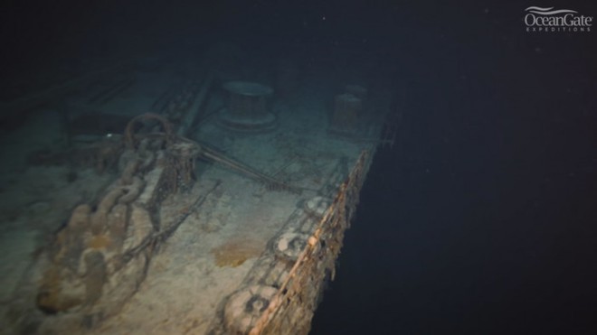 Cận cảnh con tàu Titanic huyền thoại bị bao trùm bởi vẻ u ám sau 111 năm nằm sâu dưới đại dương - Ảnh 3.