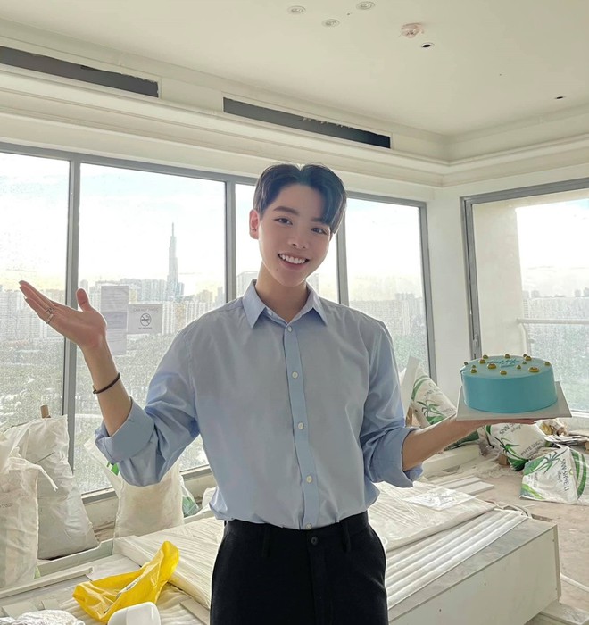 Sao nam từng bị ám ảnh ngoại hình nhưng sự nghiệp quay ngoắt 180 độ nhờ phẫu thuật thẩm mỹ - Ảnh 8.