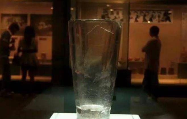 Tìm thấy chiếc cốc “xuyên không” trong mộ cổ hơn 2.000 năm - Ảnh 5.