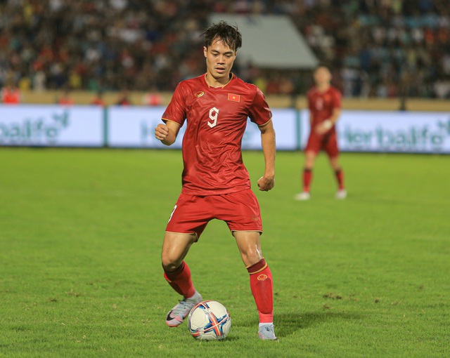 Văn Toàn trở lại Hàn Quốc sau khi được 4 CLB V.League đánh tiếng chiêu mộ - Ảnh 2.