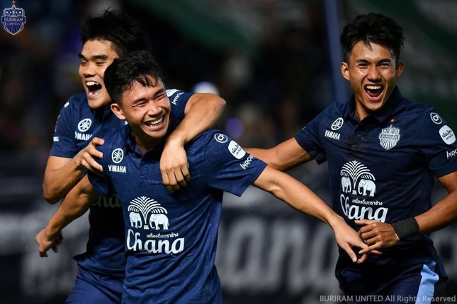 Rớt giá 20 lần, tiền bản quyền truyền hình Thai League chỉ bằng nửa V-League - Ảnh 2.