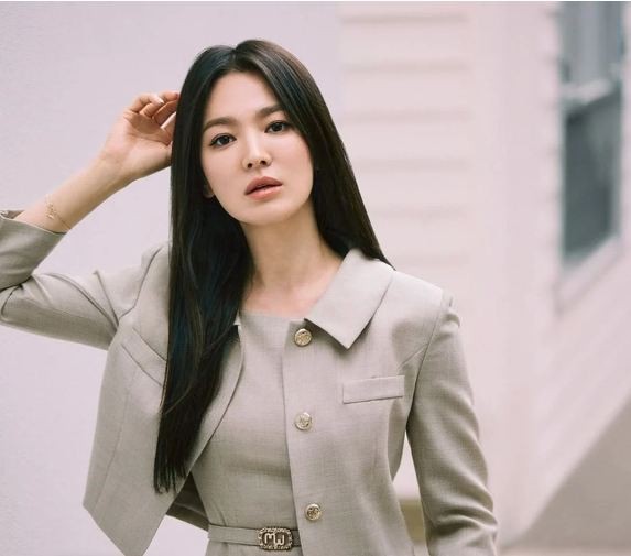 Dân mạng hoài nghi độ nổi tiếng của Song Hye Kyo - Ảnh 3.