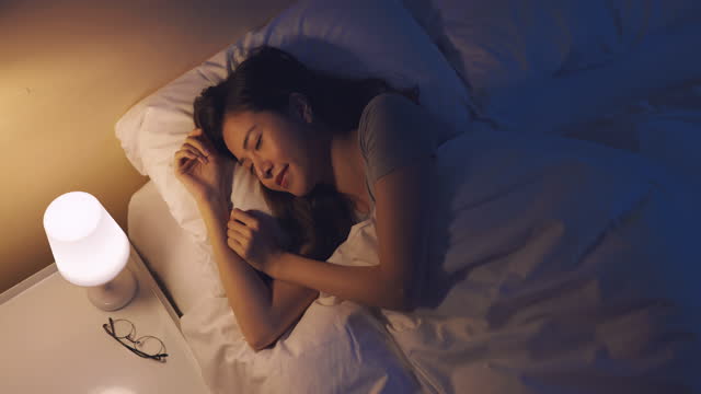 Thói quen này khi ngủ có thể dẫn đến tiểu đường, suy giảm miễn dịch và béo phì - Ảnh 1.