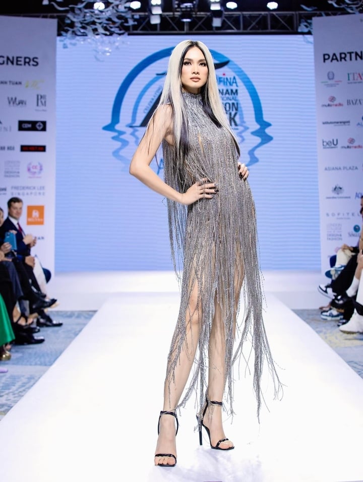 Điểm mới thú vị của Tuần lễ thời trang quốc tế Việt Nam 2023 - Ảnh 2.