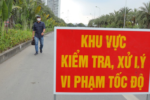 Hà Nội: CSGT tăng cường kiểm tra, xử lý phương tiện vi phạm về tốc độ - Ảnh 3.