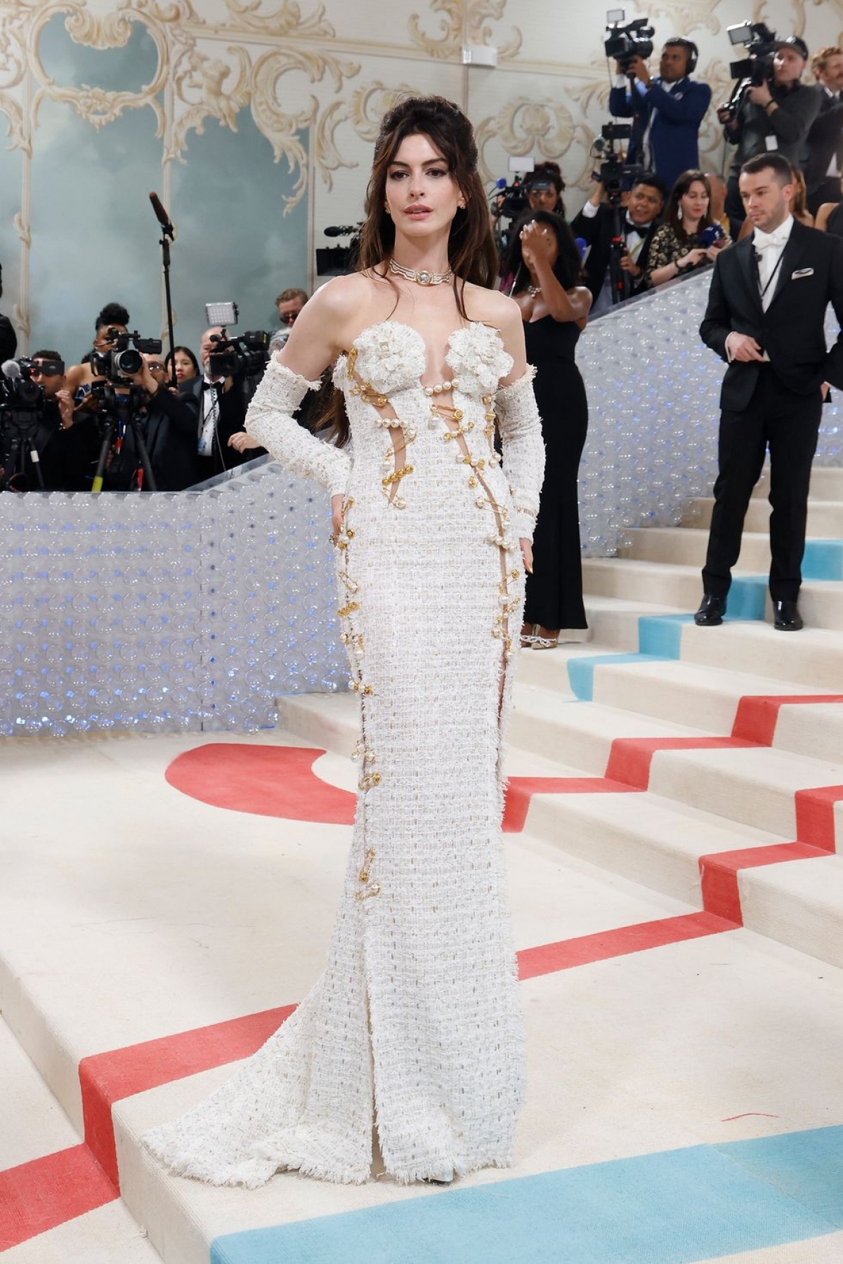 Anne Hathaway ngày càng thăng hạng phong cách thời trang qua năm tháng - Ảnh 2.