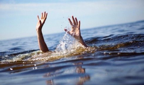 Quảng Ninh: 4 du khách bị đuối nước khi tắm biển, 1 người tử vong - Ảnh 1.
