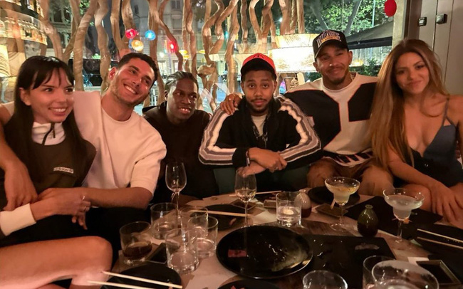 Rộ tin đồn Shakira có mối tình mới với tay đua công thức 1 Lewis Hamilton