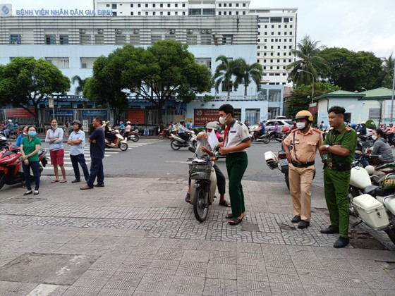 TPHCM: Thí sinh thoải mái bước vào môn thi cuối kỳ thi tuyển sinh lớp 10 - Ảnh 6.