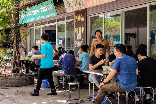 Hà Nội: Nhà hàng, quán ăn lao đao vì mất điện - Ảnh 7.