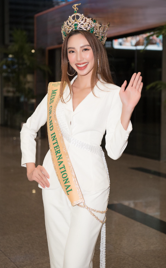 Ông Nawat chính thức lên tiếng về việc Thuỳ Tiên gỡ danh xưng Hoa hậu Hoà bình Quốc tế - Ảnh 5.