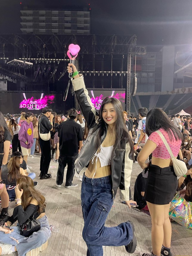 Combo vé máy bay, khách sạn ở Hà Nội tăng giá ăn theo BlackPink - Ảnh 8.