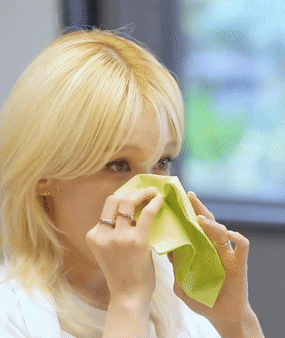 “Bông hồng lai Kbiz” Jeon Somi bật khóc, tiết lộ từng muốn phẫu thuật thẩm mỹ vì điều này - Ảnh 2.
