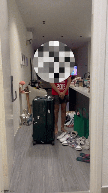 H&agrave;ng x&oacute;m tưởng c&ocirc; DJ xinh đẹp sống với bạn trai, 1 ng&agrave;y kia sự thật s&aacute;ng tỏ khi c&ocirc; g&aacute;i đi c&ocirc;ng t&aacute;c về - Ảnh 3.