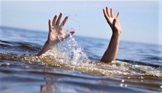 Vụ 7 du khách TP.HCM đuối nước khi tắm biển ở Phan Thiết: 1 người tử vong - Ảnh 1.