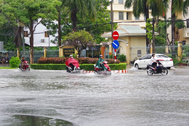B&atilde;o số 1 g&acirc;y mưa d&ocirc;ng lớn, sập nhiều căn nh&agrave; ở Ki&ecirc;n Giang - Ảnh 1.
